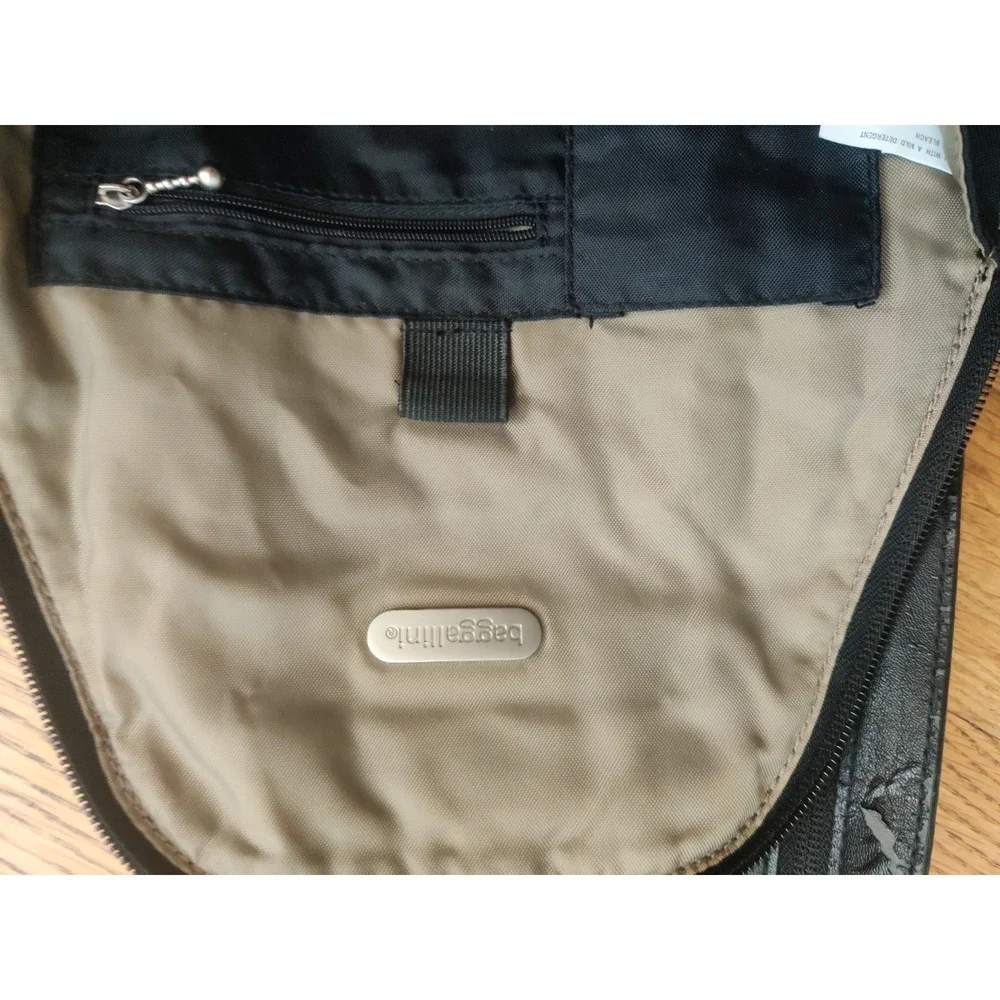 Baggallini hybrid sling